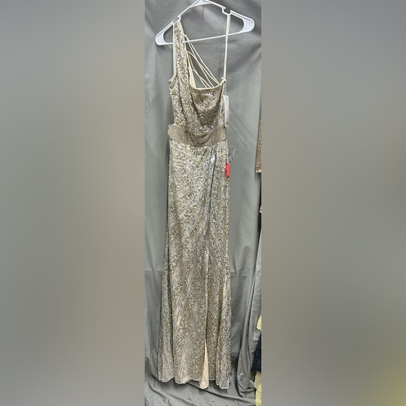 MAC DUGGAL 5687 NWOT Silver Sequined One Shoulder Draped Lace Up Gown - Picture 4 of 7